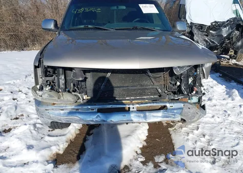 2002 Chevrolet Silverado 1500 Ls z USA, uszkodzony, nr VIN 2GCEC19W021197785